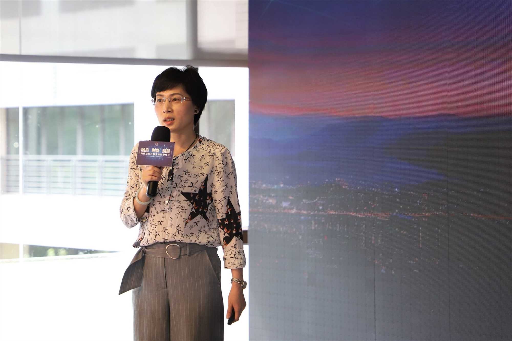 抢抓发展机遇 构建共赢生态，九游会J9·(china)官方网站-真人游戏第一品牌出席信创行业峰会并发表演讲